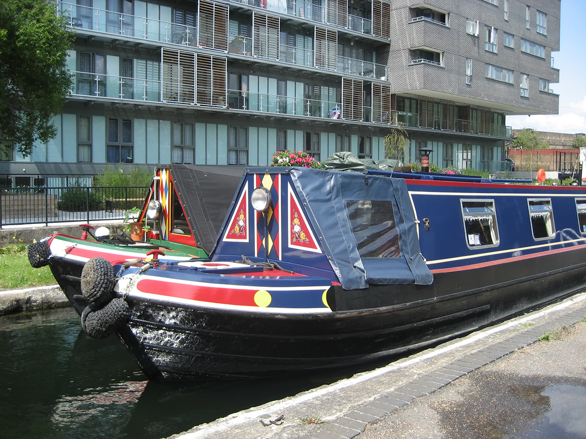 narrow boat trips uk