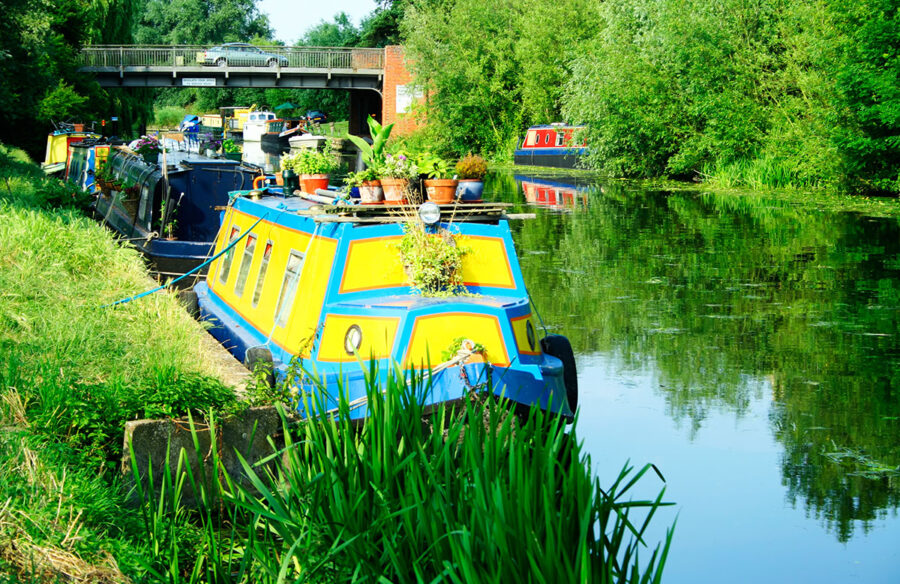 fox-narrowboats-the-pro-s-and-cons-of-living-on-a-canal-boat