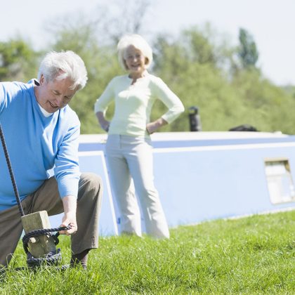 narrowboat mooring couple