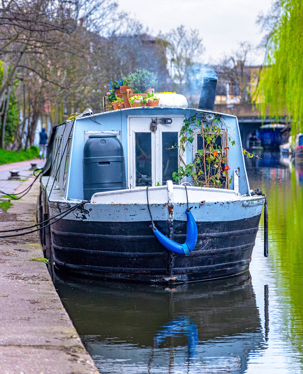 permanently living on a narrowboat